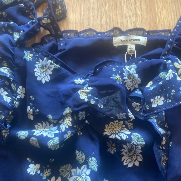 Maxstudio Square Neck Ruffle Cami - Picture 2 of 5